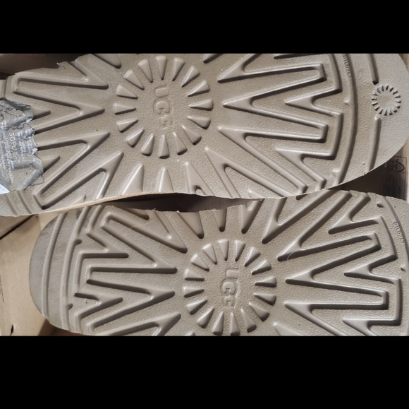 UGG neumel zip boots - Picture 2 of 7